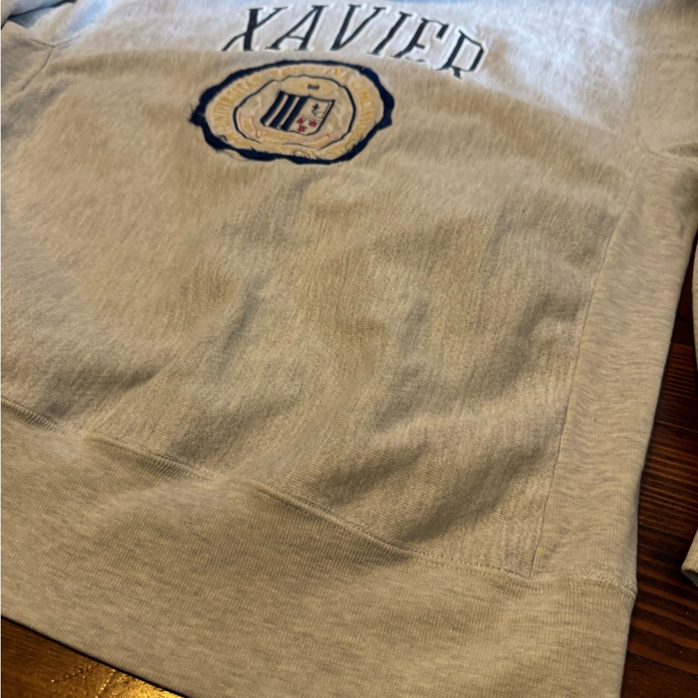 #575 VERY VINTAGE 1980s XAVIER MUSKETEERS Gray Crewneck Sweater. - Picture 12 of 16